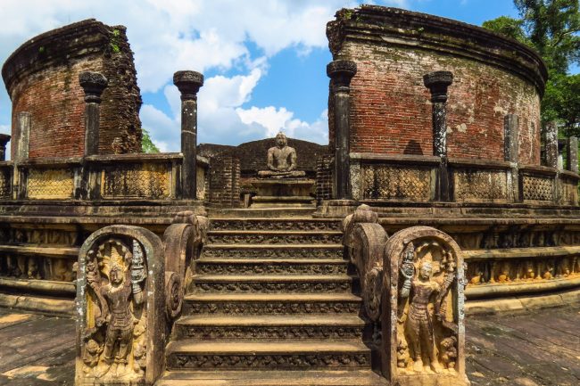 The ruins of the ancient Polonnaruwa <em>vatadage</em>, a circular stone shrine believed to have been built to house the tooth relic of the Buddha. Image courtesy: futuresrilanka.lk