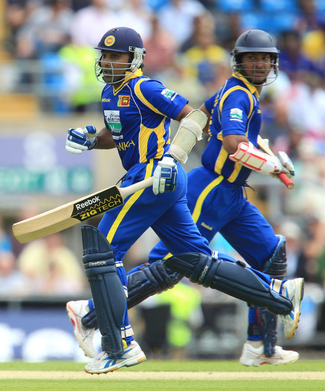Mahela Jayawardene and Kumar Sangakkara added 159 for Sri Lanka's third wicket