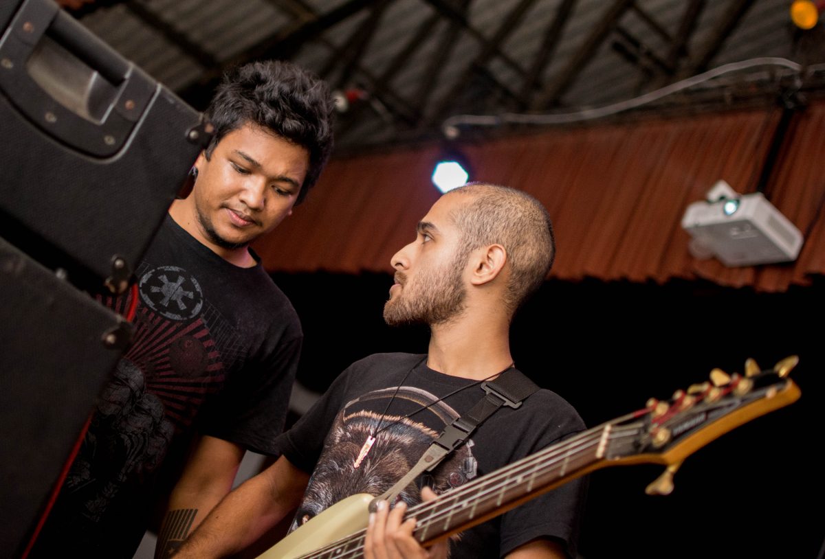 Naushan and Daniel Cleassen (bassist of the band Durga) during sound check.