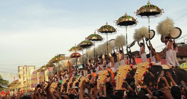 Thrissur Pooram festival, Kerala. Image courtesy: blog.goibibo.com 