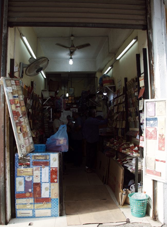 You may never have guessed it, but Pettah’s tiny shops hold a wide variety of options for wedding invitations. Image credit: Roar.lk/Minaali Haputantri