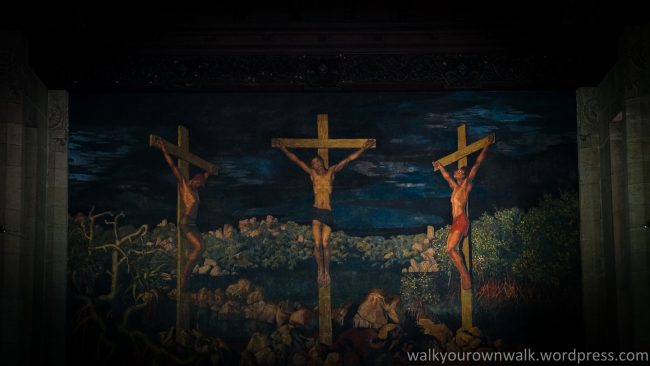 David Paynter’s mural in the Trinity College Chapel in Kandy,‘The Crucifixion’. Image credit: walkyourownwalk.wordpress.com