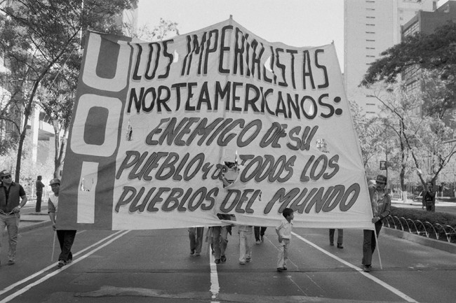 Protests during the LatAm debt crisis. Image Credit: Sergio Dorantes/Corbis